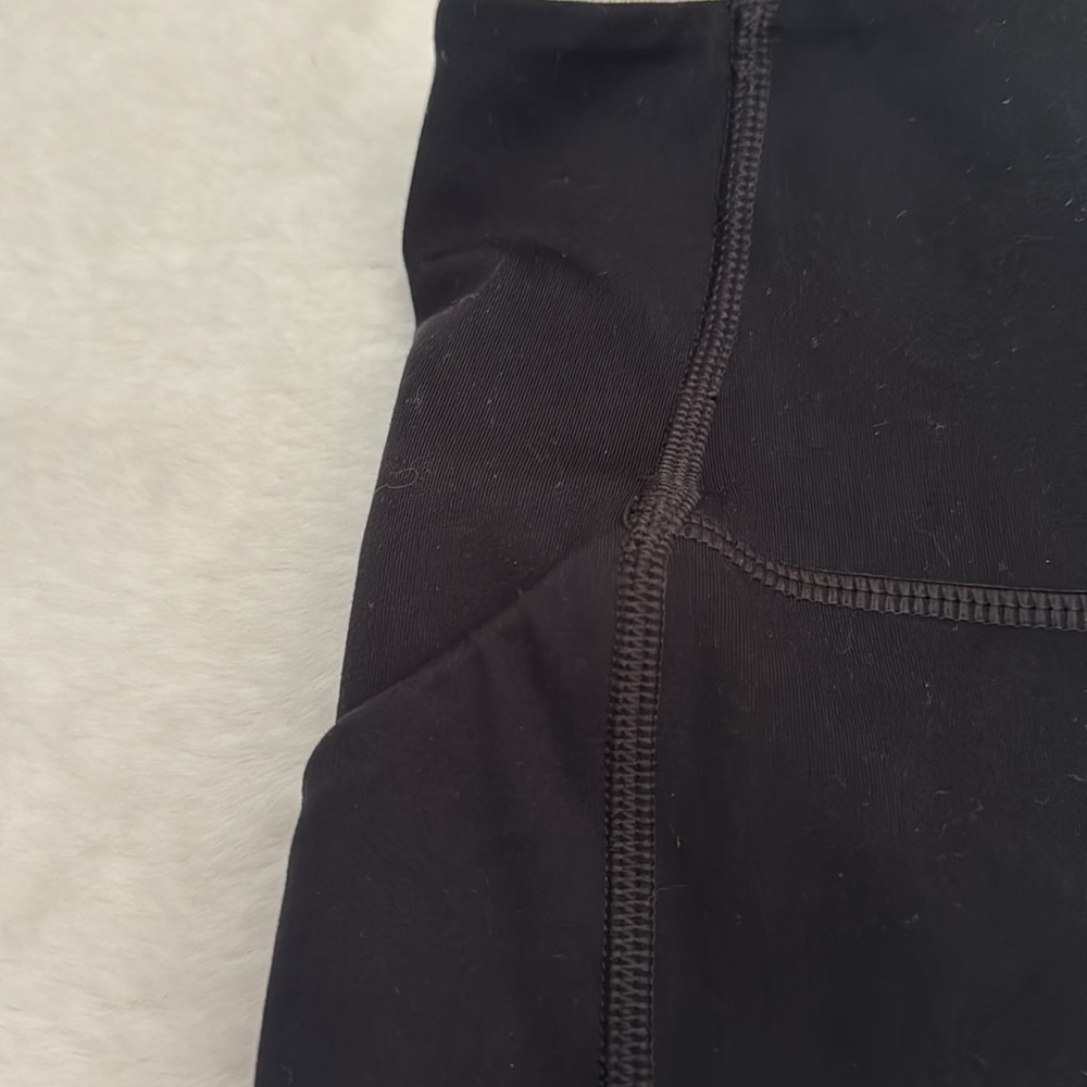 Girlfriend Collective Black Leggings with Pockets - Picture 3 of 7